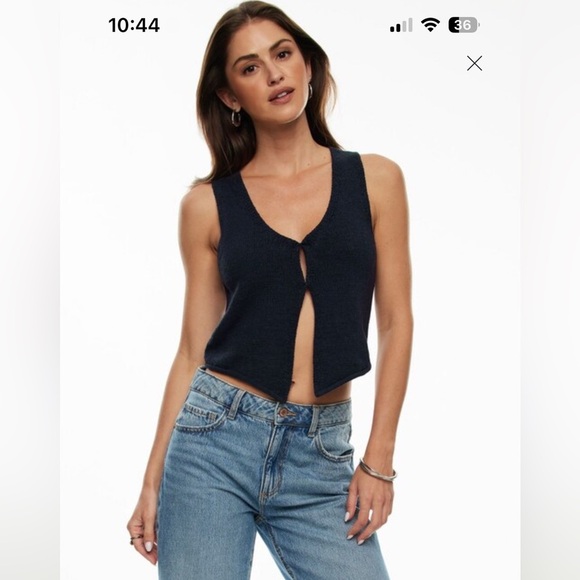 DYNAMITE key hole vest in Navy - Picture 2 of 8